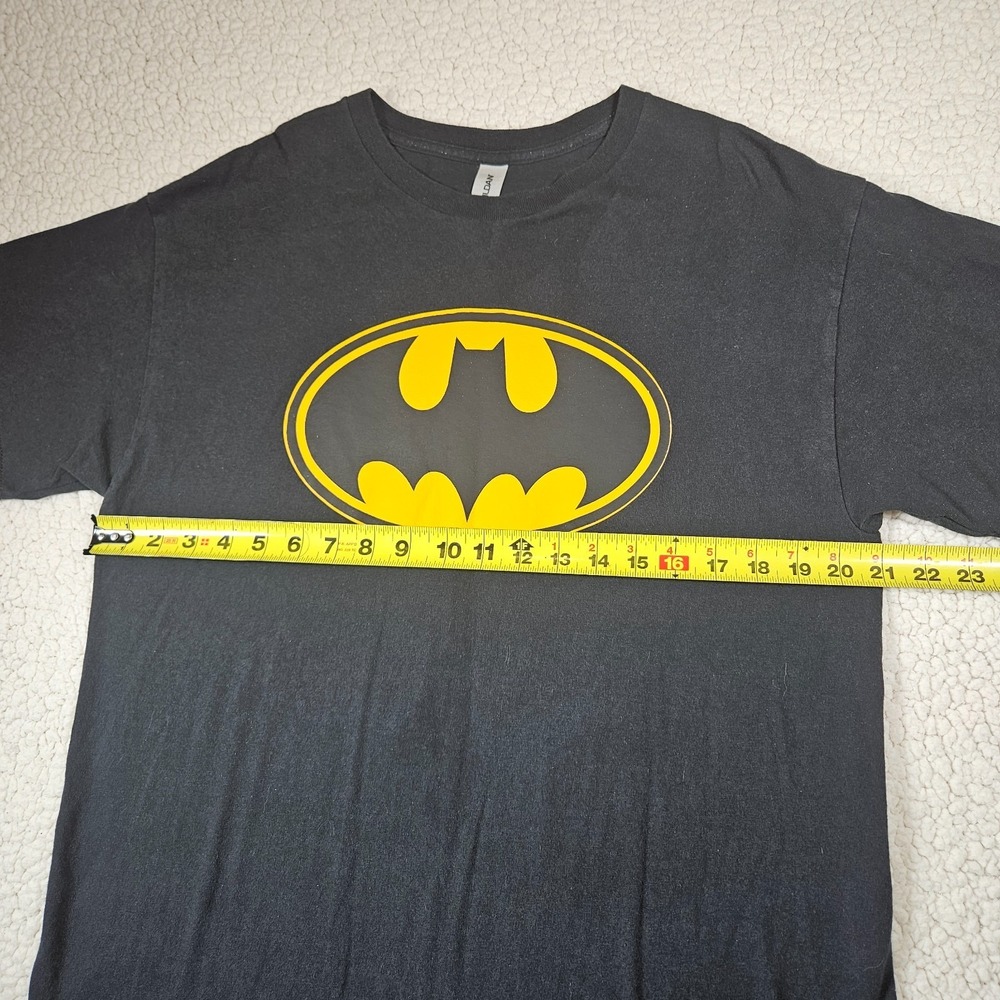 Batman Gildan Heavy Cotton Black Graphic T-Shirt Mens Large Yellow Bat Logo L - Picture 3 of 11